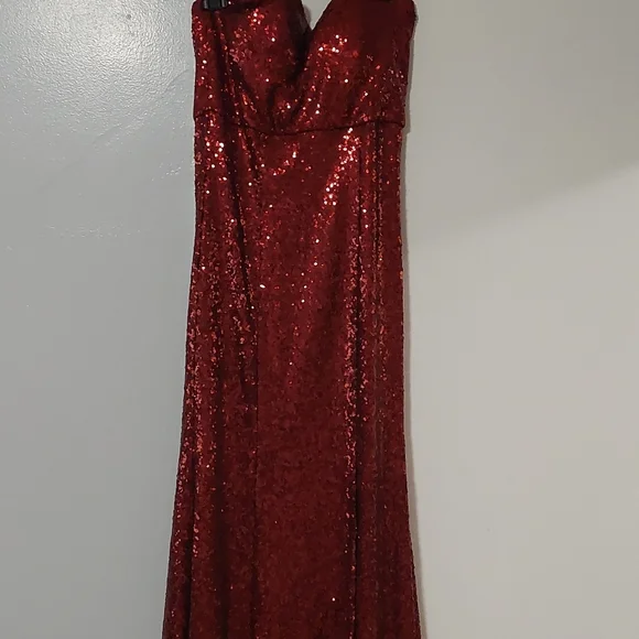 red sequin dress plus size Gothic Red Sequin Dress with Feather Shoulders and Pearl Embellished Bodice – Sequin and Feather Dress Plus Size Size 0 / Red
